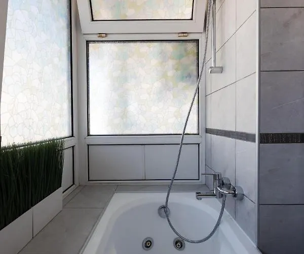 Promenade Rooftop Flat *