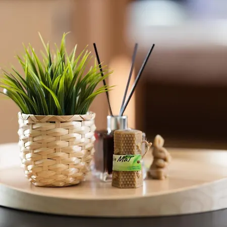 Promenade Rooftop Flat Apartment *