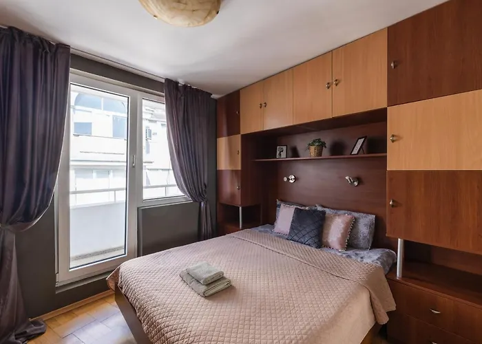 Promenade Rooftop Flat * Warna